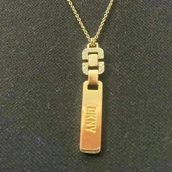 DKNY Gold Tone 38'' Crystal Adjustable Pendant Necklace NWOT - Picture 5 of 5